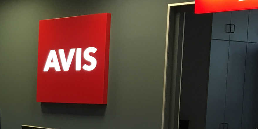 4.500 Meilen mit einem Mietwagen von AVIS 4.500 Meilen mit einem Mietwagen von AVIS