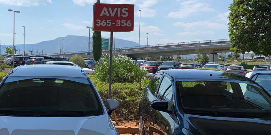 Bis zu 10.000 Miles & More Meilen mit einer Mietwagen Anmietung bei Avis